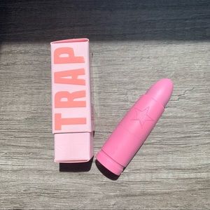 Jeffree Star Velvet Trap Lipstick Red Affair